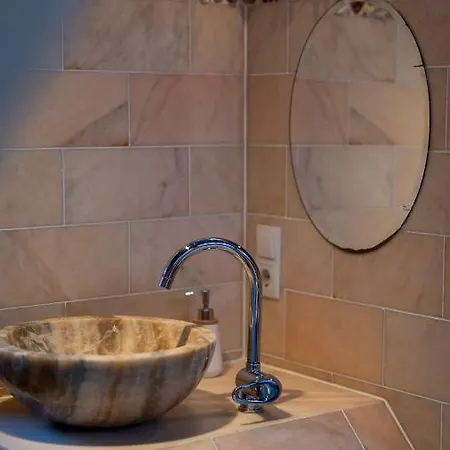 Center - Houseboat By Captain Ricard Πανσιόν