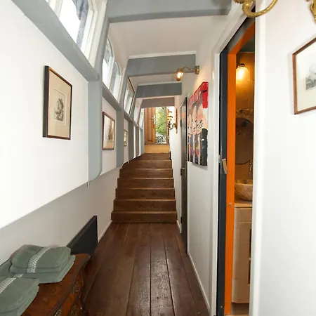 בית הארחה Center - Houseboat By Captain Ricard 3*