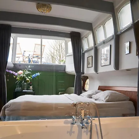 Center - Houseboat By Captain Ricard Gæstehus 3*